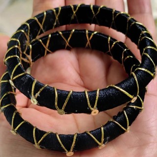 হ্যান্ডমেড ব্ল্যাক সিল্ক থ্রেড চুড়ি সেট