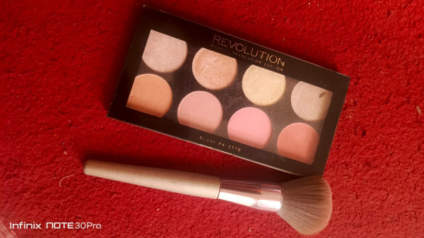 ব্লাশন ও হাইলাইটার  ব্রাশ