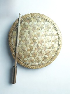 hand fan with bearing system