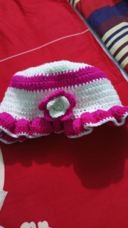 উলের সুতার টুপি।