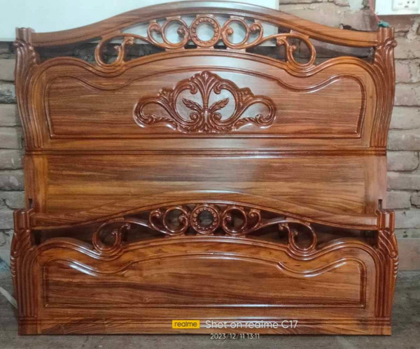 কড়াই কাঠের সেমি বক্স খাট